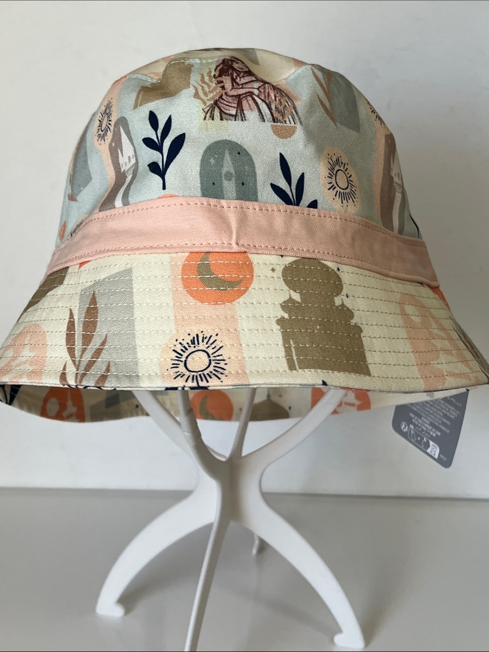 Disney Princesses Reversible Bucket Hat New with Tag